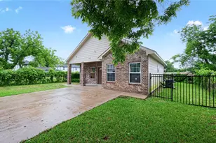 8717 Peachtree St, Houston, TX 77016 - Photo 3
