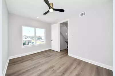 1601 Sylvester Road, Houston, TX 77009 - Photo 17