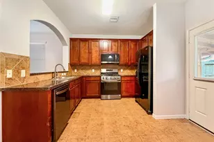 4710 Meadow Way Dr, Deer Park, TX 77536 - Photo 3