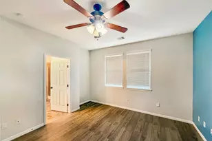 4710 Meadow Way Dr, Deer Park, TX 77536 - Photo 5