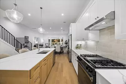 1522 W 21st St, Houston, TX 77008 - Photo 1