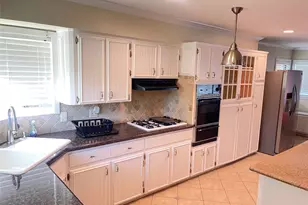 9602 Val Verde St, Houston, TX 77063 - Photo 9