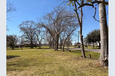 10217 Weldon Road, Freeport, TX 77541 - Photo 5