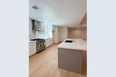 8018 Highmeadow Drive, Houston, TX 77063 - Photo 17
