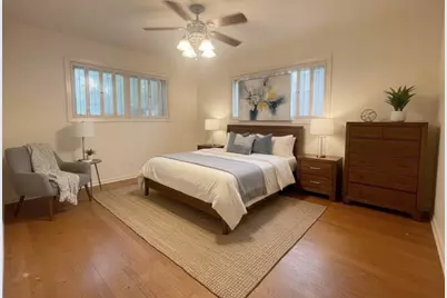 9655 Meadowcroft Drive, Houston, TX 77063 - Photo 21