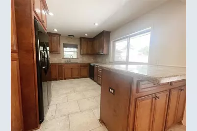 9655 Meadowcroft Drive, Houston, TX 77063 - Photo 7