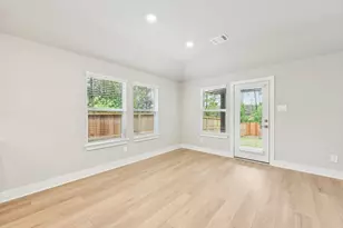 2010 Bluff Oak Ct, Conroe, TX 77304 - Photo 7