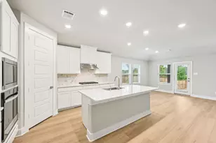 2010 Bluff Oak Ct, Conroe, TX 77304 - Photo 11