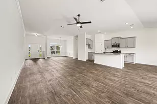 10 Greystone Ct, Angleton, TX 77515 - Photo 5