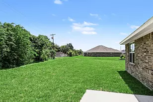 10 Greystone Ct, Angleton, TX 77515 - Photo 27