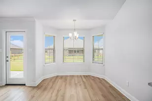 10 Greystone Ct, Angleton, TX 77515 - Photo 3