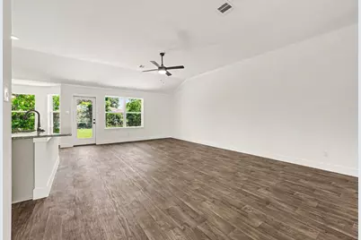 10 Greystone Court, Angleton, TX 77515 - Photo 9