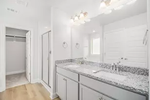 10 Greystone Ct, Angleton, TX 77515 - Photo 5