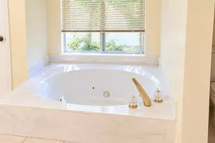 1539 Beaconshire Rd, Houston, TX 77077 - Photo 9