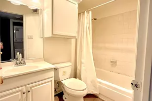 10075 Westpark Dr, Houston, TX 77042 - Photo 27