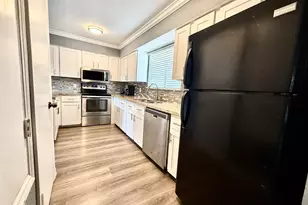 10075 Westpark Dr, Houston, TX 77042 - Photo 9