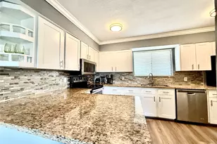 10075 Westpark Dr, Houston, TX 77042 - Photo 9