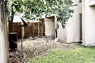 10075 Westpark Dr, Houston, TX 77042 - Photo 41