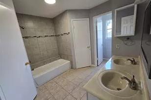 10806 Zircon Ct, Houston, TX 77099 - Photo 17