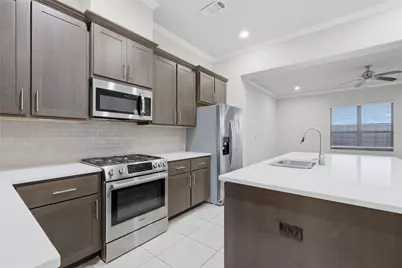 6011 Truro Street #B, Houston, TX 77007 - Photo 11