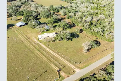 1168 County Road 450, Hallettsville, TX 77964 - Photo 3