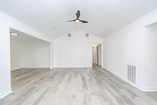 6734 Dusty Dawn Dr, Houston, TX 77086 - Photo 7