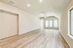 558 Sand Branch, Conroe, TX 77304 - Photo 13