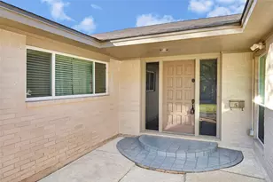 8802 Tanager St, Houston, TX 77036 - Photo 5