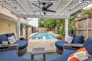 1503 Banks St, Houston, TX 77006 - Photo 3