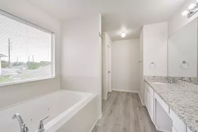 3207 Leila Oaks Drive, Houston, TX 77082 - Photo 19