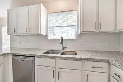3207 Leila Oaks Drive, Houston, TX 77082 - Photo 9