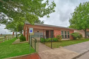 1906 S College Ave, Decatur, TX 76234 - Photo 3