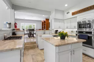 14009 W Hughes Rd, Dickinson, TX 77539 - Photo 11