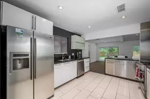 3106 Salem Ct, Sugar Land, TX 77478 - Photo 3