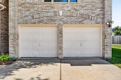 9306 Eaglewood Shadow Court, Houston, TX 77083 - Photo 5