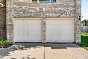 9306 Eaglewood Shadow Ct, Houston, TX 77083 - Photo 5