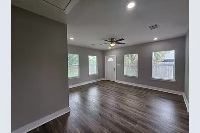 5715 Enid Street, Houston, TX 77009 - Photo 13