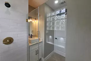 5715 Enid St, Houston, TX 77009 - Photo 33