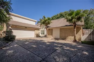 1627 Fall Valley Dr, Houston, TX 77077 - Photo 5