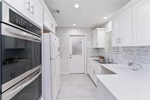 12119 Dunlap St, Houston, TX 77035 - Photo 9