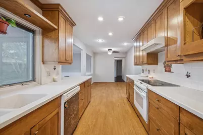 3902 Broken Elm Drive, Spring, TX 77388 - Photo 7