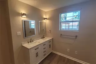 3919 Avenue O, Galveston, TX 77550 - Photo 9