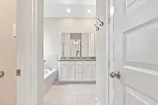 8106 Sutton Crest Dr, Tomball, TX 77375 - Photo 35