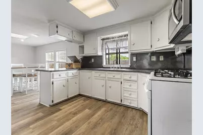 3320 Brooks Avenue, Bay City, TX 77414 - Photo 13