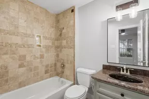 2202 Colorado St, Houston, TX 77007 - Photo 9