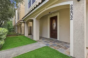 2202 Colorado St, Houston, TX 77007 - Photo 3