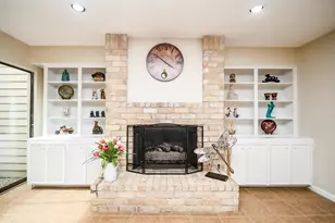 9360 Briar Forest Dr, Houston, TX 77063 - Photo 15