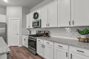 4901 Perennial Ln, La Marque, TX 77568 - Photo 11