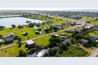 1013 Canal E, Port Bolivar, TX 77650 - Photo 13