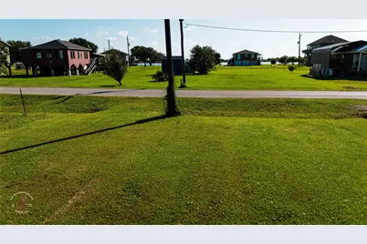 1013 Canal E, Port Bolivar, TX 77650 - Photo 9